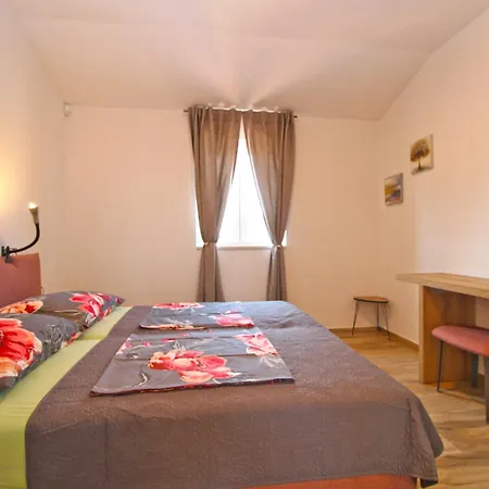 Holiday home Rose 2352 Pula